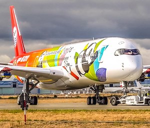 147K views · 10K reactions | ✈️ 10mins of Toulouse Airport & Airbus factory traffic #airbus #airbuslovers #avgeek #avgeeks #justplanes #aviation #airlines #pilot #pilots #femalepilot #pilotlife #planespotter #planespotting Airbus Airbus Flightradar24.com FlightAware | Just Planes | Facebook