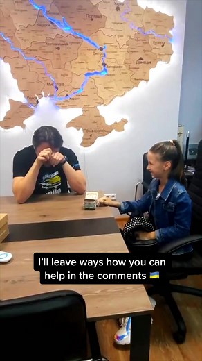 Inspirational Ukrainian TikToker Donating to Charity 🇺🇦
