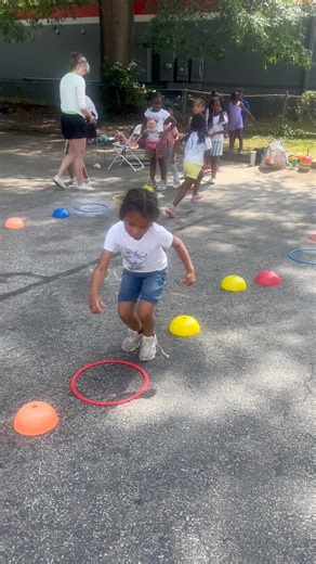 Next Gen Learning physical fitness with the wonderful company, “Stretch and Grow.” #physicalfitness #exercise #kidsactivities | Maria Benjamin