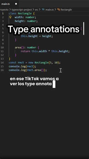 los Type Annotations (anotaciones de tipo) son etiquetas que le pones a tu código para decirle a TypeScript exactamente qué tipo de dato debe ser una variable, un parámetro o el retorno de una función. A diferencia de JavaScript, donde una variable puede ser un número y luego un texto sin problemas, TypeScript usa estas anotaciones para