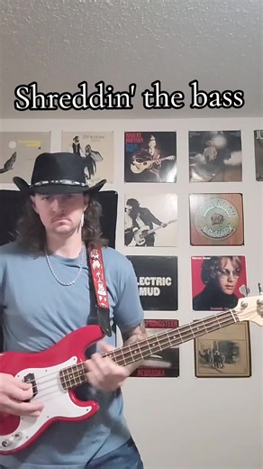 Mastering Bass Guitar: A Guide to Groovy Solos