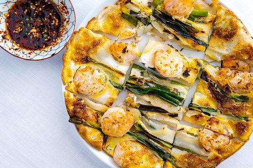 Korean Pancake (Pajeon) 파전 (Video)