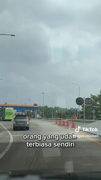 agus chicken (@agus.chicken)’s videos with Bloody Mary - VØIDGLiTCH & ØNELY