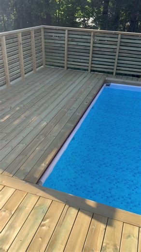 Ny terrassse med basseng på 4 dager !☀️ Budsjett : 20.000,- NOK 💸 (1700 EUR) #oppussing #oppussingsprosjekt #oppussingpåbudsjett #gjørdetselv #hage #hageinspirasjon #hageliv #hagedesign #hageglede #uteplassen #bassengihagen #basseng #intex #intexpool #pool #swimmingpool #pooldesign #renovation #carpentry #snekker #terrace #terrasse #deck #deckdesign #woodworker #woodworking #garden #gardendesign #diy #diypool