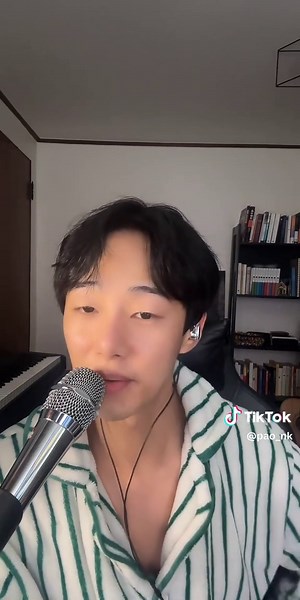 @⚓️ OSHEN 🌊🎤 my friend and my host... we miss you so much... and with him we learned about TikTok from each other, we accepted the challenges that came our way every day and that gave us a beautiful friendship... I love him very much and he knows it well... and as a Korean he doesn't show his feelings, but I know he loves me too because of everything he does when no one is watching... his messages and the fact that even when he's not around, he always knows about me and my stories... because h