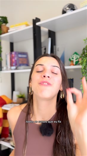 Fernanda Kipper | Dev on Instagram: "como eu estudei pra prova de AWS 😃"