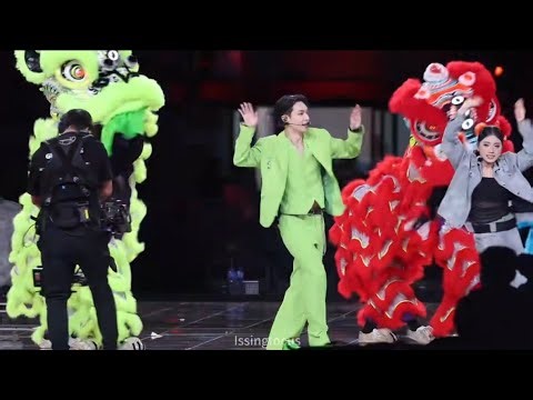 (fancam) Lion dance "STEP" Lay Zhang at Grandline 5 in Beijing Bird's Nest Day 1