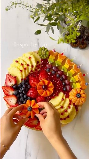 Easy & Beautiful Fruit Board Styling Ideas 🍓✨ | Summer Platter Inspiration 🌈 #shortvideo