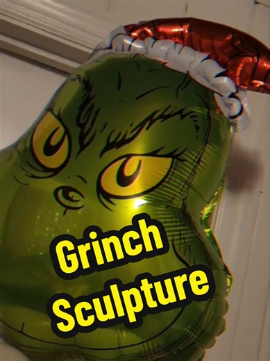 Balloon Grinch Sculpture! . . . #holidayballoondisplay #archesbyangie #grinchballoons #thegrinch #christmas