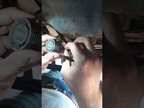 4L60E to 4L80e Pin swap on transmission plug