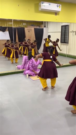 Practice session 🔥 #dance #onoffdancestudio #studiondance #classicalmusic #practice #shortvideo