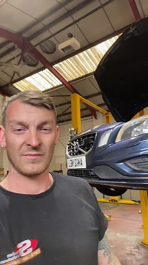 Volvo ABS braking system fault. Lets get this fixed 🤙🏻 #brakes #abs #garage #repair #repairs #mechanic #mechanicclub #tools #volvo #fyp @BLG @ROK @Baz Meredith 🤙🏻 @Kyle Ellis426 @JW @nialldeeney