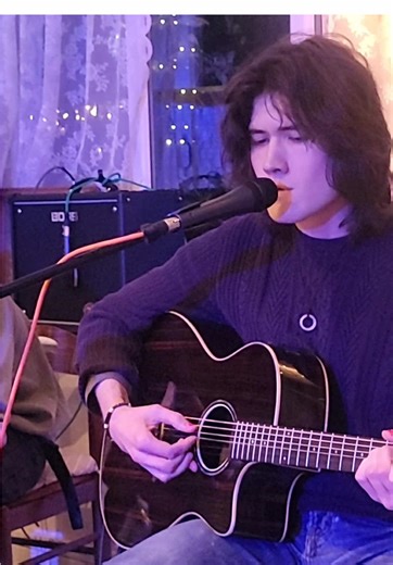 Truly jaw dropping performance at our ‘Open Mic & Jam Night’ ✨🤯 (You can watch the FULL open mic on our YOUTUBE now, just tap the link in our profile) 👈🏻 Our next WEEKLY Tuesday ‘Open Mic & Jam Night’ will be hosted next by @kemanianderson on 17th February 2026, we WELCOME you to SPECTATE OR PERFORM ✨ #original #openmic #performance #live #artist