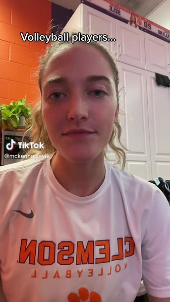 Stylish and Comfortable Leggings for Volleyball Players