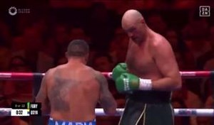 365K views · 2.6K reactions | [WATCH] Oleksandr Usyk beats Tyson Fury to win historic undisputed heavyweight championship fight. #AsaaseSports | Asaase 99.5 | Facebook