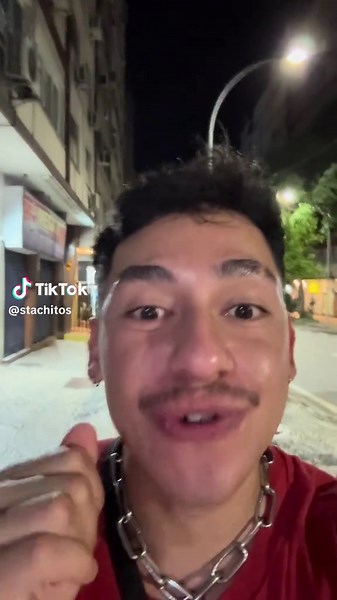 I was told I can check in late with the lockbox code, so I showed up it didn’t work. 😳 The host didn’t answer all night. hopefully this answers everything, I’m okay and am in the original Airbnb I booked. me a carry-on and the world diva ! 🤭🤭 #rio #brazil #airbnbhost #stranded