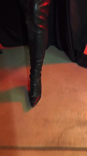 omw to traumatize James Sunderland _ #silenthill #pyramidhead #cosplay #halloween #pyramidheadcosplay | Rebecca Seals