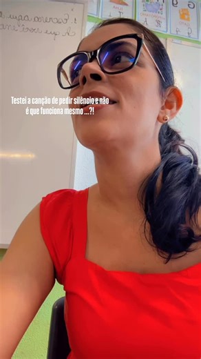 Prof. Elianne Carneiro | Materiais Pedagógicos on Instagram: "🤫Canção do silêncio …🤫 🍽️Hoje a janta é boa , Tem filé de bode,🐐 Sopa de mosquito 🦟 Salada de bigode E a sobremesa, Tem pudim de lesma 🐌 E o refrigerante é xixi de 🐘 Quem falar Ou quem rir Vai comer a janta 123 456 789 10 eh!!!!🤫🤫🤫🤫🤫😅🙃 Se alguém souber os créditos , me avise aqui por gentileza 😉🙃 ! #Pudimdelesma #musicaengraçada #musicaparacriança"