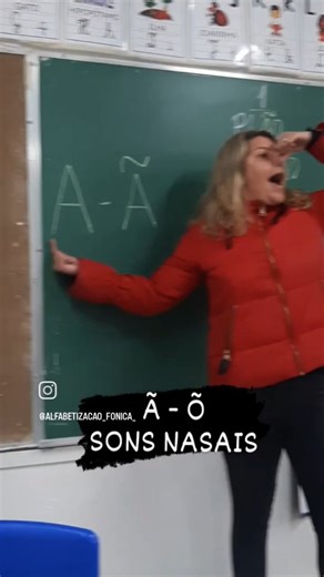 Dani Volpi | Alfabetize.com on Instagram: "Os sons nasais são produzidos quando o ar passa tanto pela boca quanto pelo nariz ao mesmo tempo. No caso das letras "Ấ" e "Õ" nasais, o ar é direcionado para dentro das cavidades nasais enquanto a boca permanece aberta. Isso cria um som característico e distintivo. #consciênciafonológica #conscienciafonemica #alfabetização #sonsdasletras #sonsnasais #professoraalfabetizadora #EducaçãoInfantil #educacao #ao #a"
