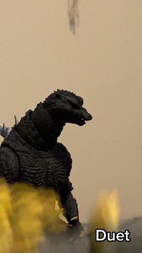 Ouch #duetifyouwant #healthadepopit #godzilla #godzillafigures #shmonsterarts #godzillakingofthemonsters #godzillanation #kaijukingdom #kaijugroupie #godzillafinalwars2004 #foryoupage #fypage #fyp #anguirus2004 #ridealong #duetifyouwish