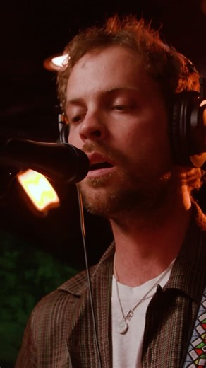 OUT NOW ⚡ @jay.w.watson and his band live at @audiotree is now up on Youtube and streaming srevices 👏 The full session includes an interview with Jay about his new album, touring the US, and more! | Spinning Top Music