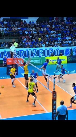 Setter magic' 🪄🤯 (subscribe) #volleyballshorts #aura #spike #setter #shortvideo #sports #trending