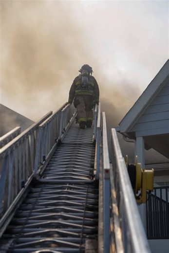 OKCFD crews respond to apartment fire in SE OKC