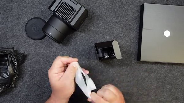 Unboxing the Hollyland VenusLiv Air 4k Live Streaming Camera