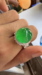 35K views · 1.5K reactions | မင်္ဂလာပါ အရွယ်လဲကြီးရမယ် သူမတူအလှမျိုးမှ လိုချင်တယ်ဆိုတဲ့ အမတို့အတွက်….’’ လက်ရှိ ( 1000 ) ကပ်ကပ်ပေးထားပါတယ်ခင်ဗျာ ။ သဘာဝအလင်းရဲ့ အလှ ။ | MK Myanmar - Jade & Jewellery | Facebook