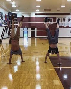 32 reactions | HANDSTAND CONTEST! 露‍♂️ • • • GRAB A PARTNER!!!!!...