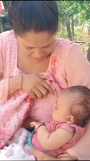 55K views · 1.2K reactions | Cute baby mother feed殺 . . . . #breastfeeding #breastfeedingmom #breastfeedingmama #breastfeedingjourney #breastfeedingisbeautiful #breastfeedingbaby #fbreels24 #fypシ゚viralシ #reelsfbシ #fbreels #fbreelsvideo #reelsfypシ #reelsvideo #trendingreels #reelsfb #facebookreels #trend #trendingvideo #trendingreelsvideo #viralvideo #reelsfb #viralpost #viralreels #viralreel #fyp #fyp#viral #fyp #foryou #foryoupage #videos #videoviral | Best Moms | Facebook