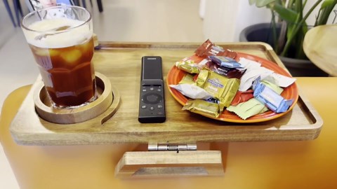 Premium Acacia Wood Sofa Arm Tray Table for Couch | Clip on Food Tray for Wide Armrest | Anti-Slip Wooden Armchair Folding Table for Drinks and Snacks, Remote Controls, Phone, TV Dinners (Deluxe)