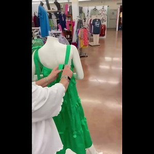 7.6K views · 81 reactions | Learn how to tie shoulder straps in the back of the dress instead of on top of the shoulder. Pro tip: put your dress on backwards, tie straps and then turn your dress around. | It's Swice | Facebook