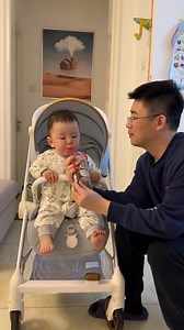 The #baby just taught its father a lesson on #honesty.👏 | Shanghai Daily 上海日报