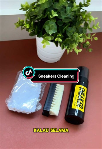 Cuci Kasut Branded dengan Sneakers Cleaning Set