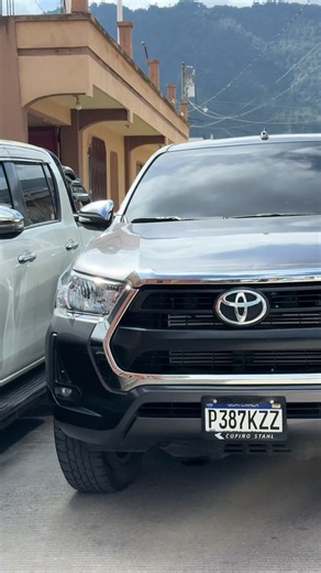 Toyota Hilux 2025: Lanzamiento, Precio y Novedades de la Nueva GR