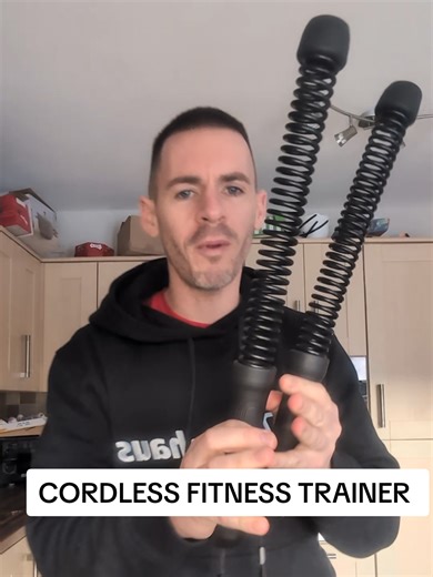 I had no space for a battlerope 👍🏻🔥 #tiktokmademebuylt #ForearmWorkout #CableFreeWorkout #fitness