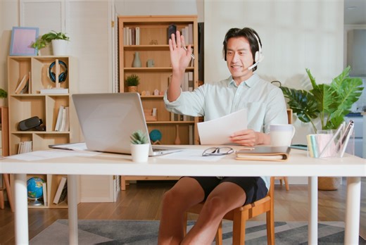 超缺人！擠進IT業不看學歷，遠距工作年收300萬｜天下雜誌