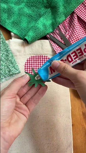 Let’s make a tomato patchwork tote! 🍅
