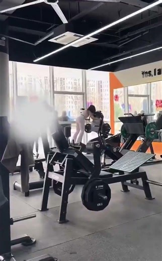 Shenzhen Republic: Soul Ore #cyberpunk gym China Chinese girl