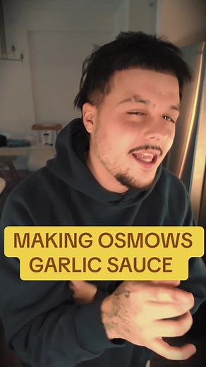 Osmows garlic sauce at home 😮 #garlicsauce #osmows #gyro #homecooking