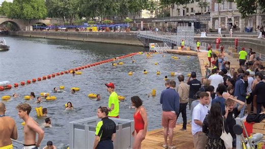 Parisians Enjoy Seine Swim for First Time Since 1923