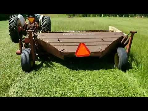 Cutting hay, the NH 488 way!