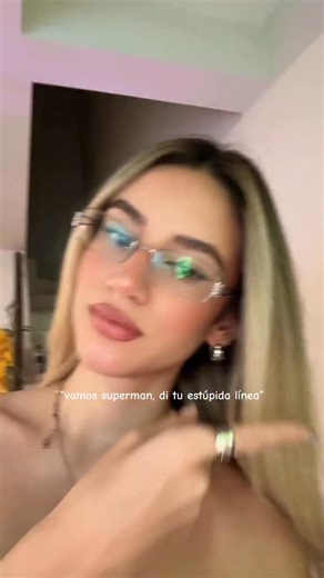 astrid on Instagram: "gran línea diría yo :p #yavaquelacamarasepoteo #edngottalent"