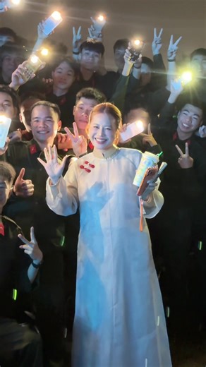 Hưởng ứng tháng thanh niên cùng Bộ tư lệnh CSCĐ. Lễ Phát động phong trào 03 xung kích 05 rèn luyện : sẵn sàng bứt phá, rèn bản lĩnh thép. Chúc các chiến sĩ thanh niên luôn bùng nổ sức trẻ luôn nhiệt huyết. Để hoàn thành tốt xuất sắc nhiệm vụ được giao #banthanhnien #CSCĐ #AnTong #k02