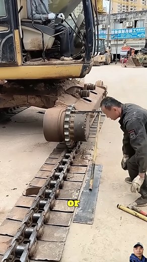 519K views · 1.4K reactions | DIY method to easily check track wheel problems #ExcavatorRepair #TrackWheelCheck #HeavyEquipmentMaintenance | Ogunquit, Maine Oceanfront Rentals | Facebook