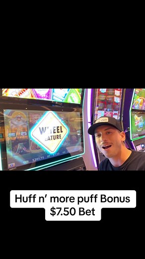 I got the bonus on $7.50 bet! #slots #huffnmorepuff #lasvegas