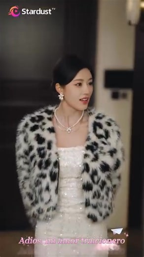 Mira el episodio completo 👉🏻https://short.inbeidou.ai/link/stardusttv/serial/2lrZL6WI/12 ✨Sinopsis:"Después de cinco años de matrimonio, Mario descubrió que su esposa Elena ya tenía un nuevo amor afuera, así que decidió eliminar toda su información y partir lejos para siempre, sin volver a ver a quien lo traicionó."💕 #shortdrama #shortfilms #drama #reels #movie #shorts #romance #TrueLove #DramaBox | Dramora TV