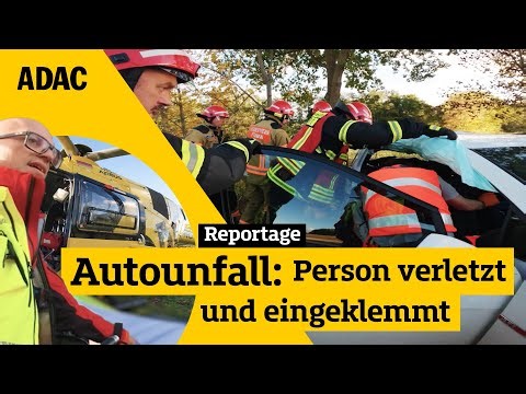 Schwerer Autounfall: Frau auf Rückbank eingeklemmt – gelingt die Rettung? I ADAC im Einsatz