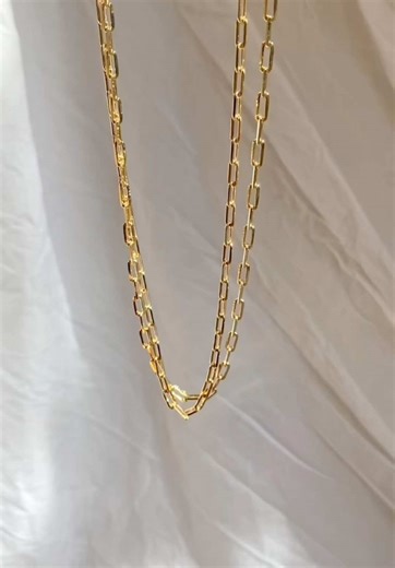 Macro Paperclip Chain: Timeless Gold Jewelry Piece